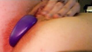 Teen plays until that babe cums