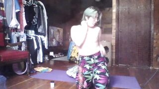 STONER HOTTIE DOES IN NATURE'S GARB YOGA