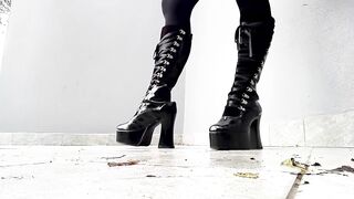 Your headmistress desires u, lick my feet