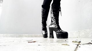 Your headmistress desires u, lick my feet
