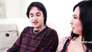 Rizzing Stepmom And Jizzing Between Her Tatas