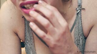 cuckold муж смотрит, как меня ебут и пробует чужую сперму на вкус