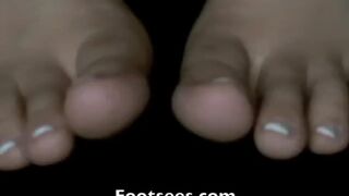 WILLING FOR CUM! TOEGIRL'S FRENCH PEDICURED TOES