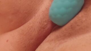 I got a recent O enchancing cream!! See me rub my clitoris with it.