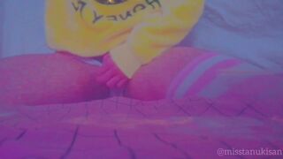 Pov I'm in front of u masturbating my snatch and I squirt on your face slutty amateur hotty eighteen