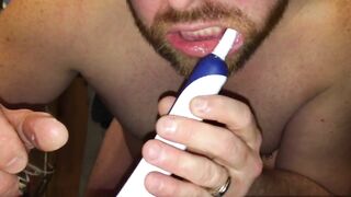 Cum see the foaming action of my Cum as toothpaste during the time that brushing my teeth with a Blow job-B Spinbrush