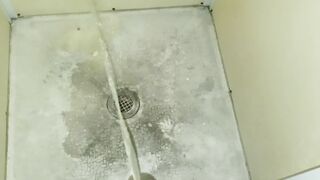 Mama let me pee in shower at an abandon cabin in the woods