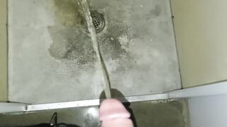 Mama let me pee in shower at an abandon cabin in the woods