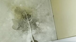 Mama let me pee in shower at an abandon cabin in the woods