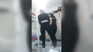 liseli lezler oynasiyor
