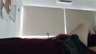 Tocandome en mi cuarto y disfrutandome