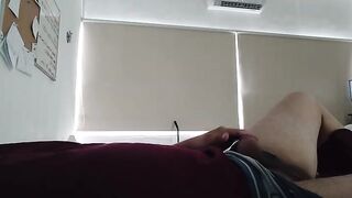 Tocandome en mi cuarto y disfrutandome
