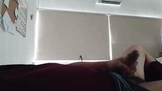 Tocandome en mi cuarto y disfrutandome