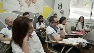 Limon Institute, Chapter 1: The math teacher teaches 2 classmates to share in a very peculiar way.