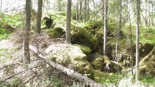 Wet blow job in the wild forest from Alicebong