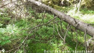 Wet blow job in the wild forest from Alicebong