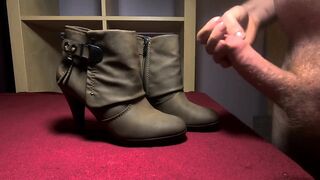 Putting a LARGE LOAD on some cute ankle boots