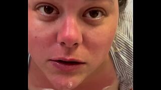 Sunburnt doxy sucks a shlong