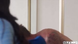 MILFY Shlong-hungry realtor Penny can't resist his hard dong