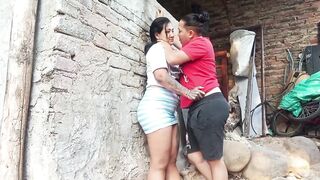 I meet my ally secretly to experience giving a kiss and sucking between 2 angels