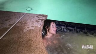 Coarse hawt tub banging with 2 freaks