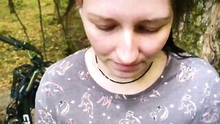 Helped a gal fix her bike in the centre of nowhere and this babe thanked me with a wet outdoor doggy style & drank all my cum