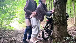 Helped a gal fix her bike in the centre of nowhere and this babe thanked me with a wet outdoor doggy style & drank all my cum