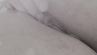 Rubbing my soaked vagina til I cum