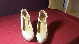 Large JIZZ FLOW on Hot JUST FAB plateau pumps