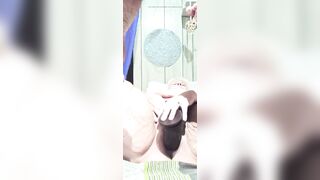 Getting to the Center of That Creamy Chewy Cunt