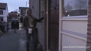 Golden-haired chick sucks her bf's large knob in the baths