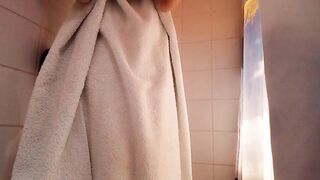 Who wanna join this charming skinny, fit, cute homosexual male, absolutely naked and smooth, to take a sexy shower?