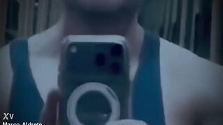 Los amigos de este heterosexual han descubierto que es prostituto homo... todo un problema para su supuesta masculinidad