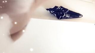 Baths Twerk after sneaky link