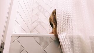 golden-haired model soaks her feet then deepthroats toy