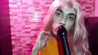 DROOLING SALIVA ALL OVER THE LARGE VIBRATOR