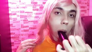 DROOLING SALIVA ALL OVER THE LARGE VIBRATOR