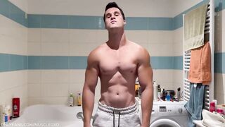Emo HARD PEC WORSHIP - see me flex!