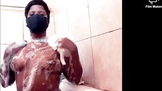 Excited black honey in a hawt bubble baths