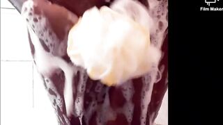 Excited black honey in a hawt bubble baths