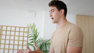 Rossa Vax Can't Stop Squirting Whilst Receiving a Double Penetration
