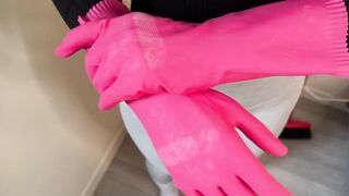 (DIA ITA) MI SONO SCOPATO la nuova DONNA DELLE PULIZIE ventiduenne