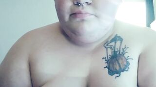 Obese hotty eatting with sounds