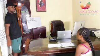 AMATURE STUDENT GETS A WORTHWHILE SEX LEASON