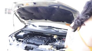 mechanic bangs married woman stranded in the midst of nowhere