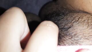 Chica se masturba para Pornhub por primera vez