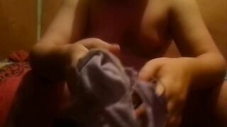 Rip pants. Ещё одни порванные трусики с толстой задницы.