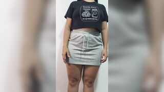 Unemployed Colombian woman is convinced to suck weenie in swap for payment