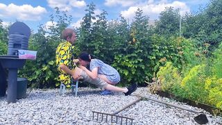 Coarse Outdoor Bang in the Garden Whilst Picking Berries