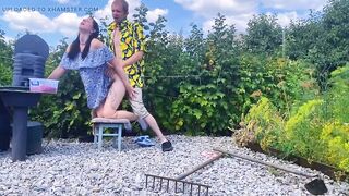 Coarse Outdoor Bang in the Garden Whilst Picking Berries